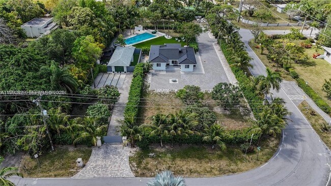 Building Photo - 8390 SW 64th St