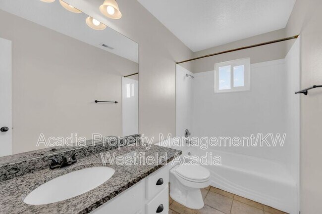 Building Photo - 25 E 2250 N
