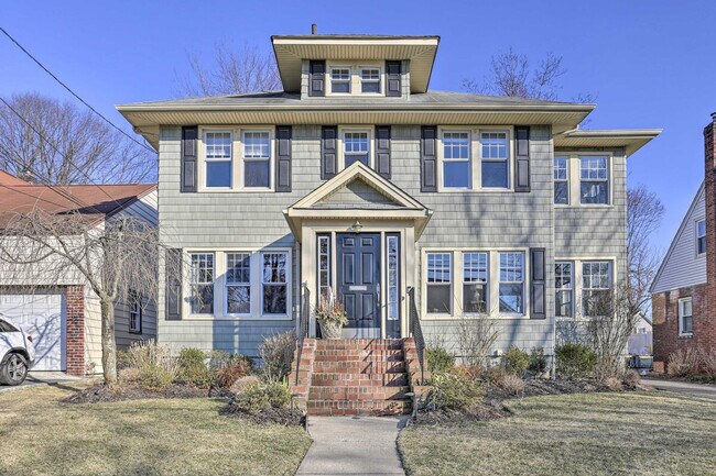 Building Photo - 257 Elm Ave