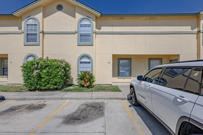 Primary Photo - 1000 Ranchway Dr