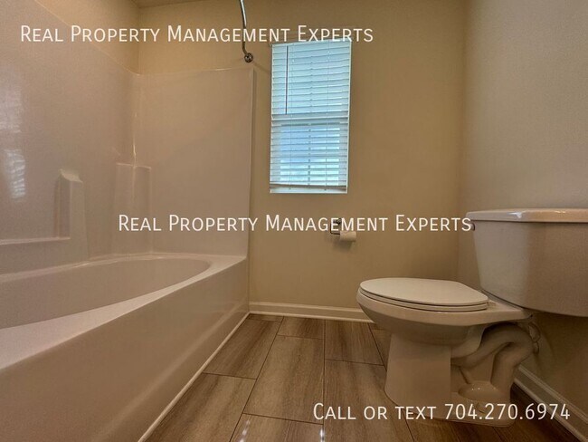 Building Photo - 3227 Selwyn Landing Dr