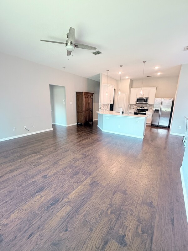 Building Photo - 2345 Aurora Dr