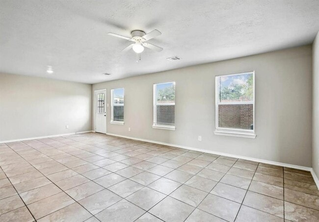 Building Photo - 9730 Clifton Park Dr