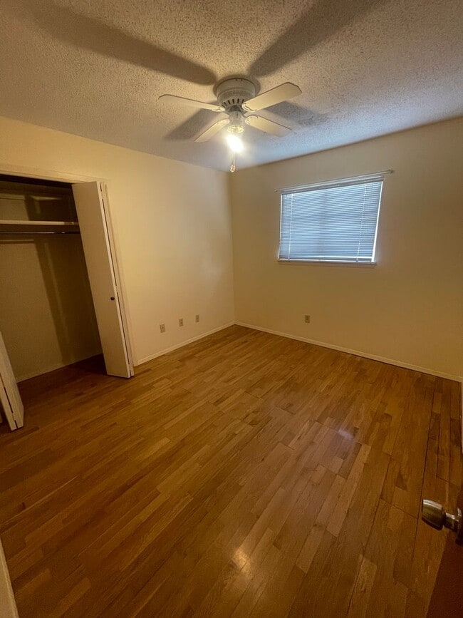 Building Photo - Charming 4 Bedroom/2 Bathroom House Near NMSU