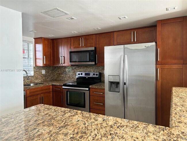 Building Photo - 3100 W Rolling Hills Cir