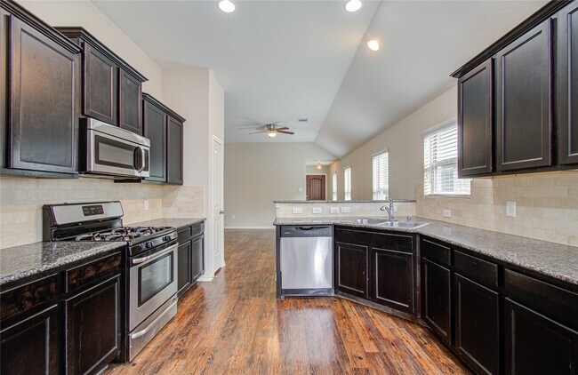 Building Photo - 1418 Spencer Glen Ln