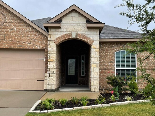 Building Photo - 2300 Sable Wood Dr