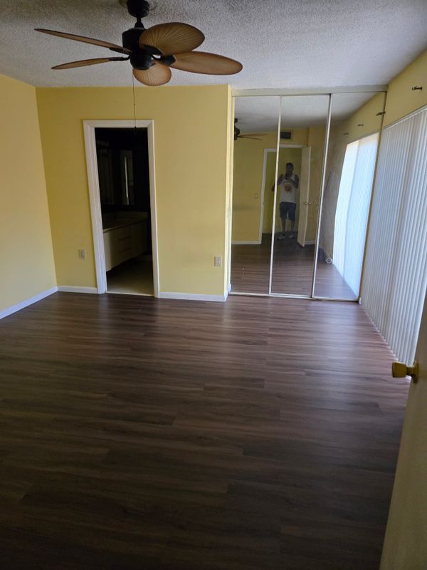 Building Photo - 505 Live Oak Ln