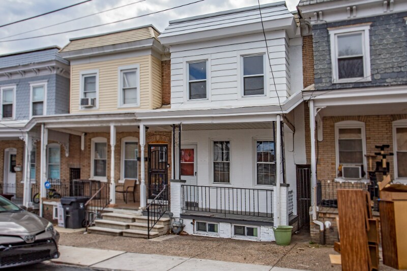 Primary Photo - 1210 Elm St
