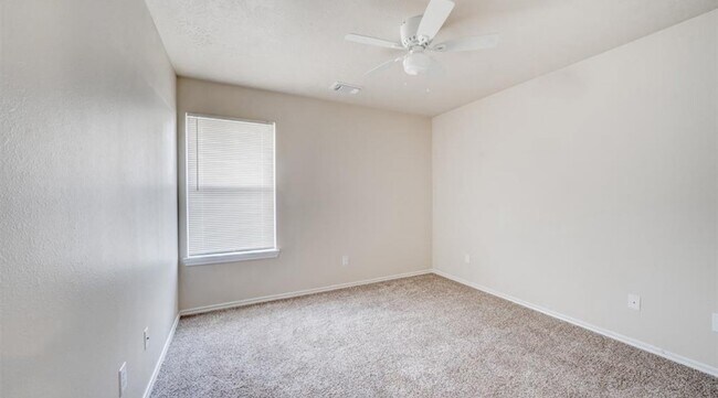 Building Photo - 8743 Thistlemoor Ln