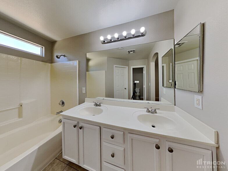 Building Photo - 2741 Mossy Oaks Ln
