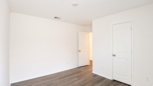 Building Photo - 21610 Violet Rdg Rd