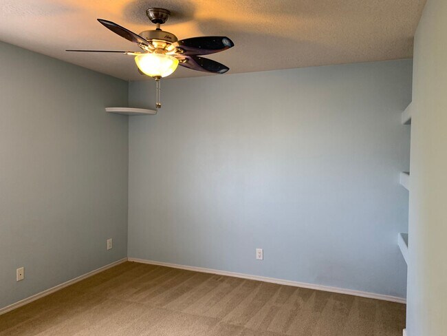 Building Photo - Magnificent 4 Bedroom, 2.5 Bath in Rio Rancho!