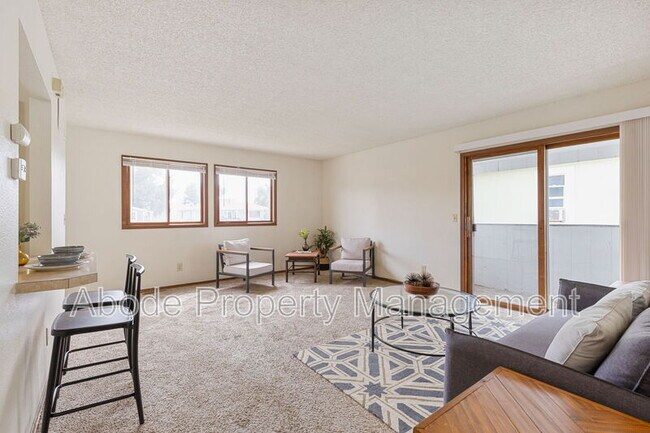 Building Photo - 1418 Emery Ct