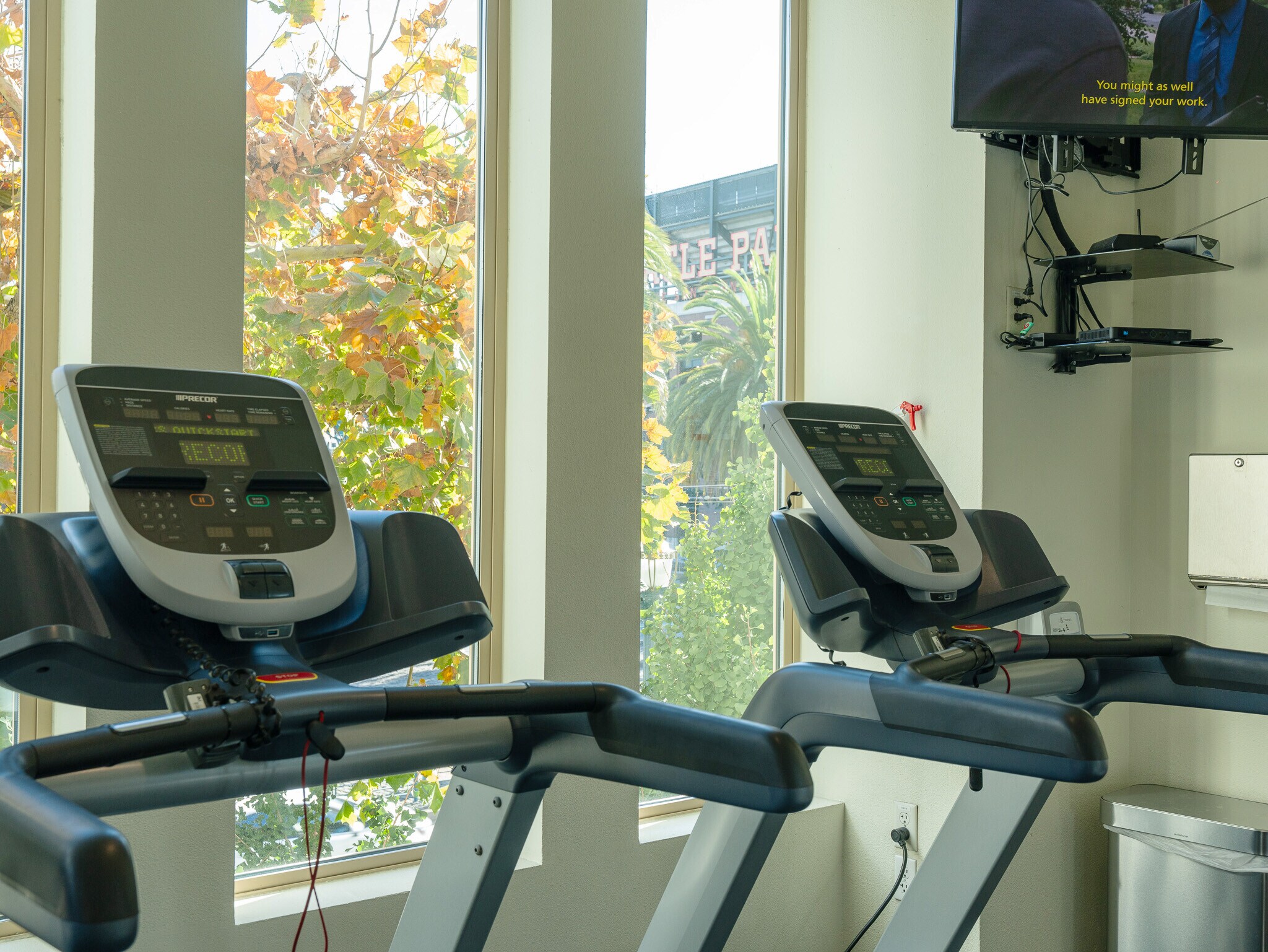 Building Photo - 88 King St