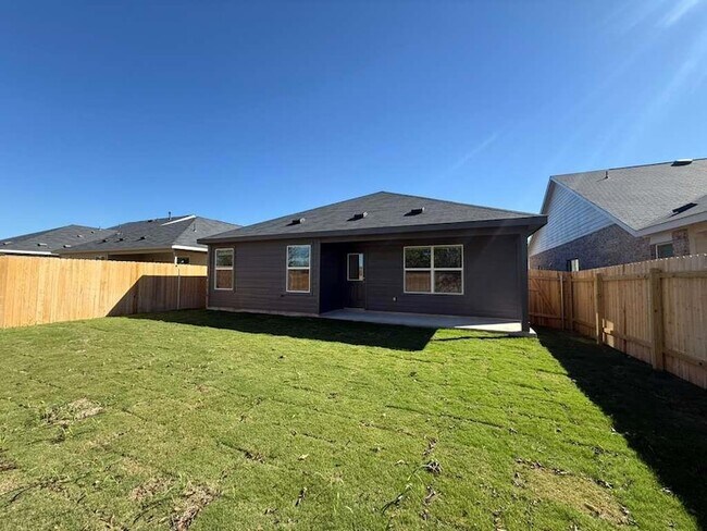 Building Photo - 577 Sormonne Lp