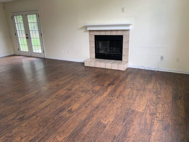 Building Photo - 706 Timber Ridge Trail