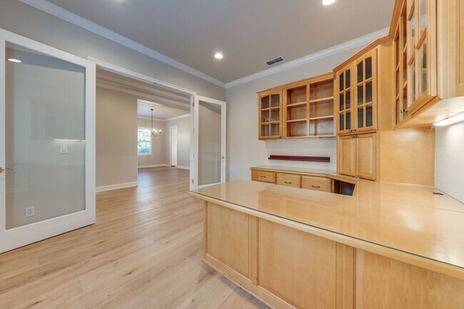 Building Photo - Luxury 4-Bedroom Home in El Dorado Hills E...
