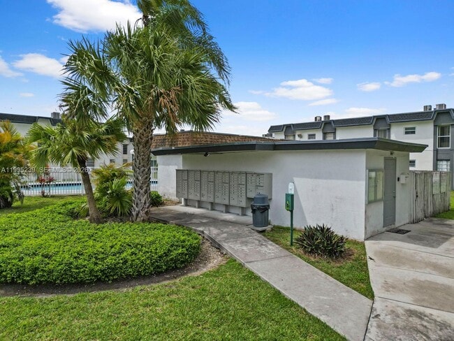 Building Photo - 7220 SW 94th Pl