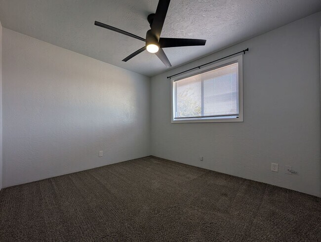 Building Photo - 1044 Q St