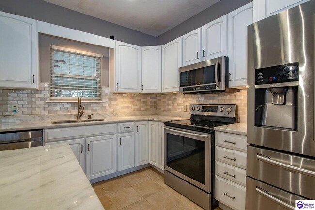 Building Photo - 45 Crosslin Ct