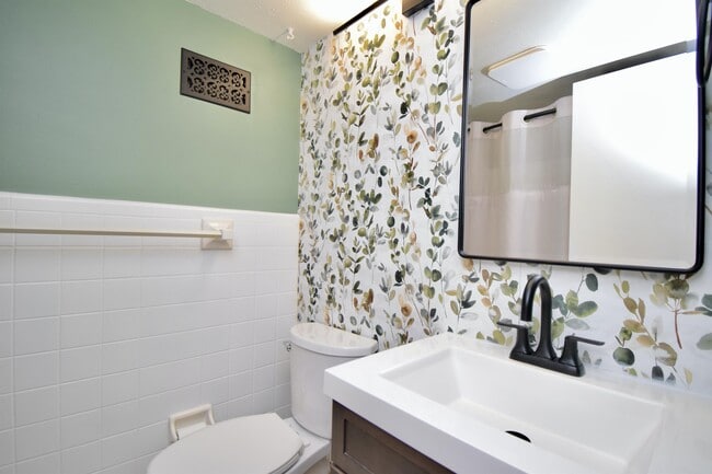 Building Photo - 7236 Longfield Dr