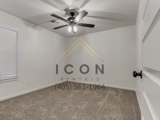 Building Photo - 5001 SE 86th St