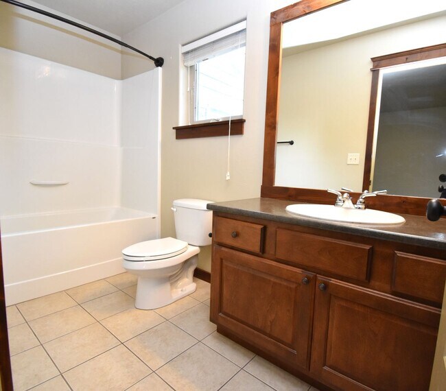 Building Photo - 103 Covey Ct