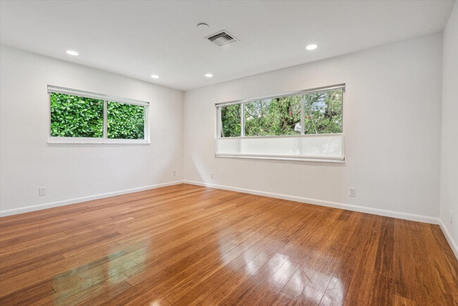 Building Photo - 40 Isla Bahia Dr