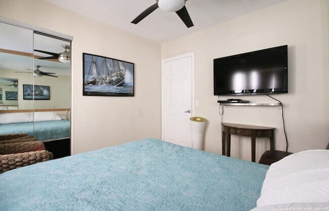 Building Photo - Beach front big duplex. Gustavo Lopez AMSI