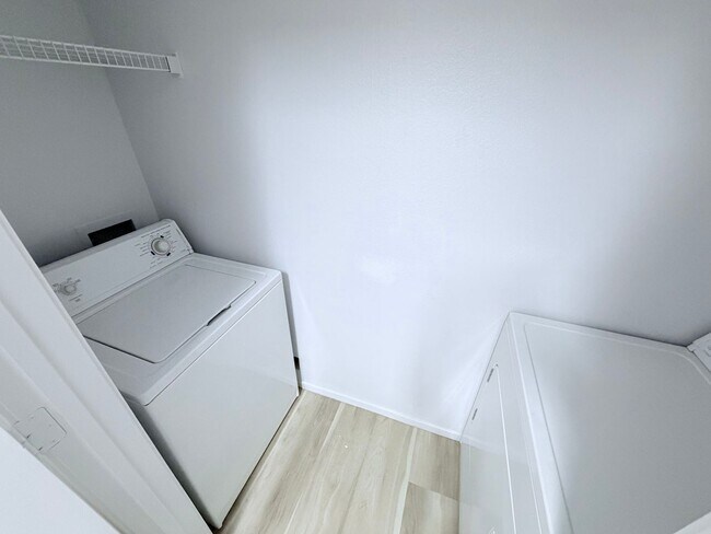 Building Photo - Lower than comps Tuscano condo