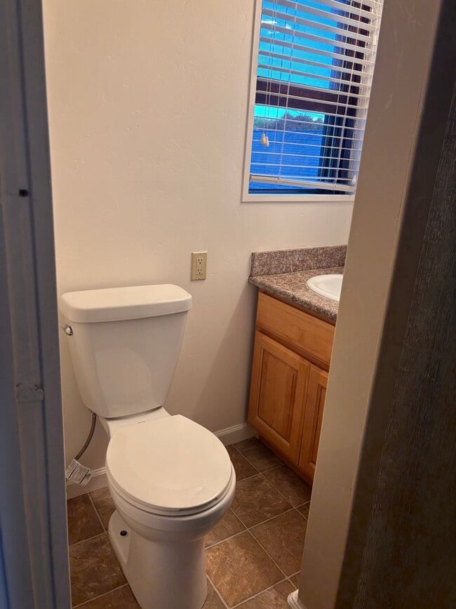 Building Photo - 1 bed/1 bath Studio/Apartment In Monterey - Very close to DLI & NPS