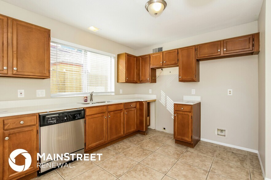 Building Photo - 4033 W Camino Vivaz