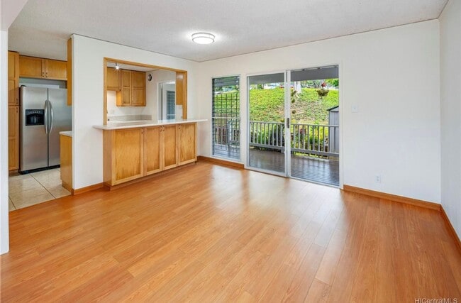Building Photo - Beautiful Updated 3BR Unit!!