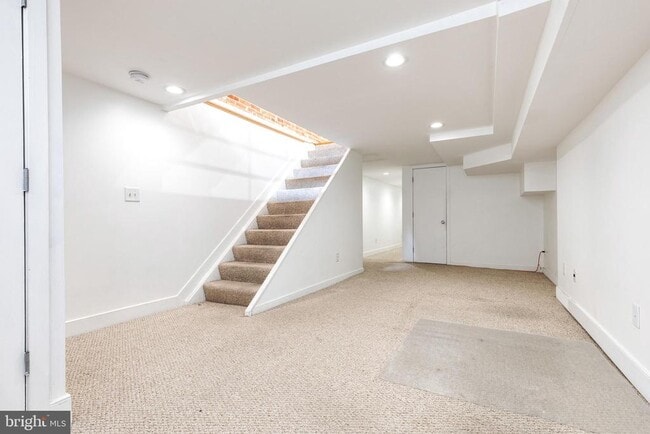 Building Photo - 632 E Fort Ave