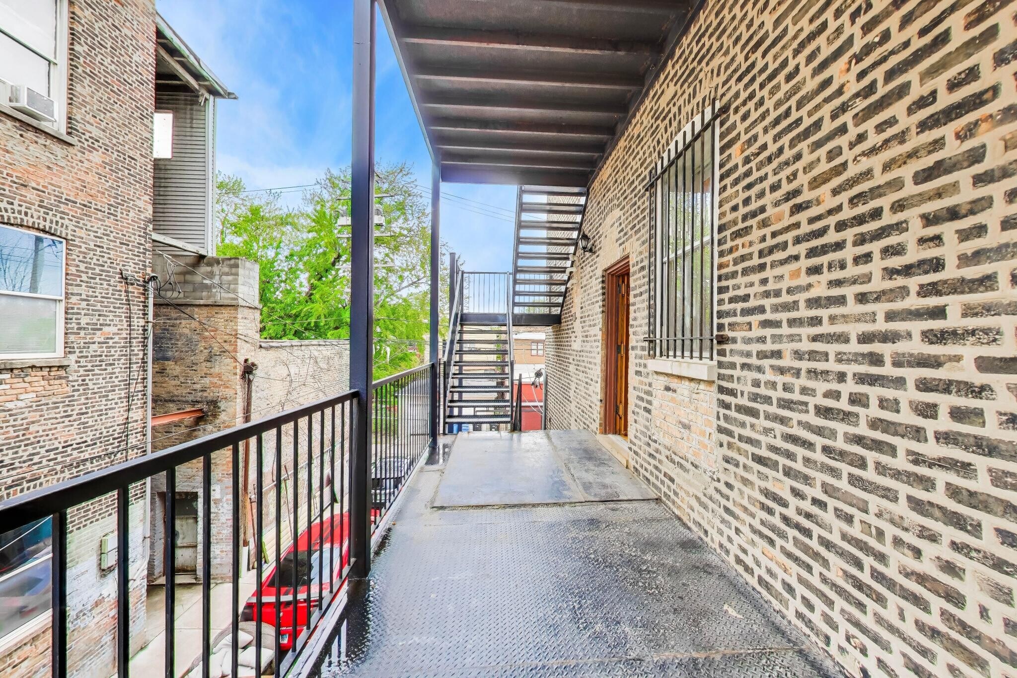 Building Photo - 1700 W Cermak Rd