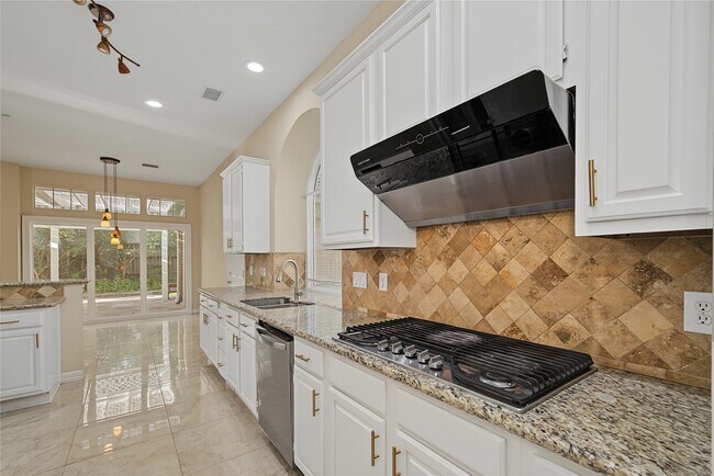 Building Photo - 14135 Swallowfield Dr