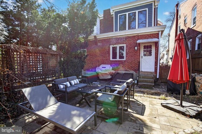 Building Photo - 4315 Lauriston St