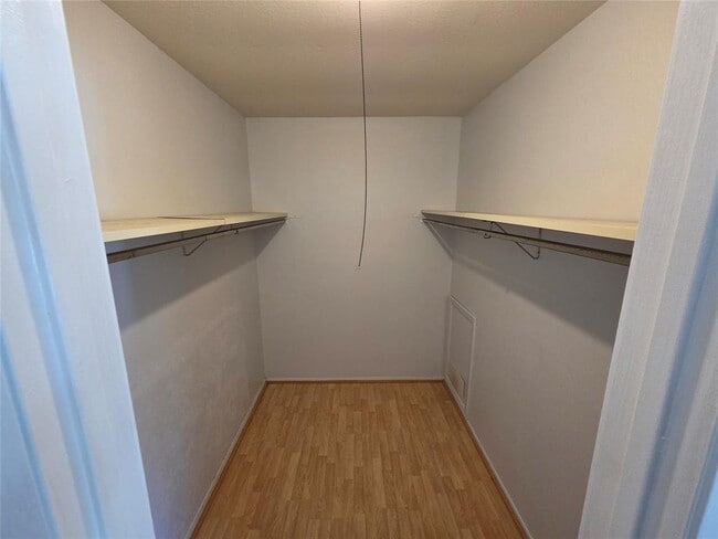 Building Photo - 2810 Dillion Hill Dr