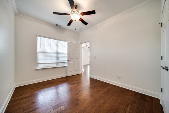 Building Photo - 1647 Foston Ln