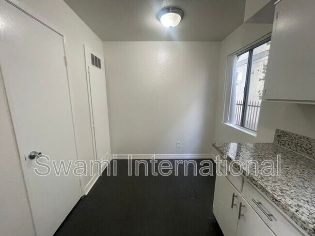 Building Photo - 345 Stepney St