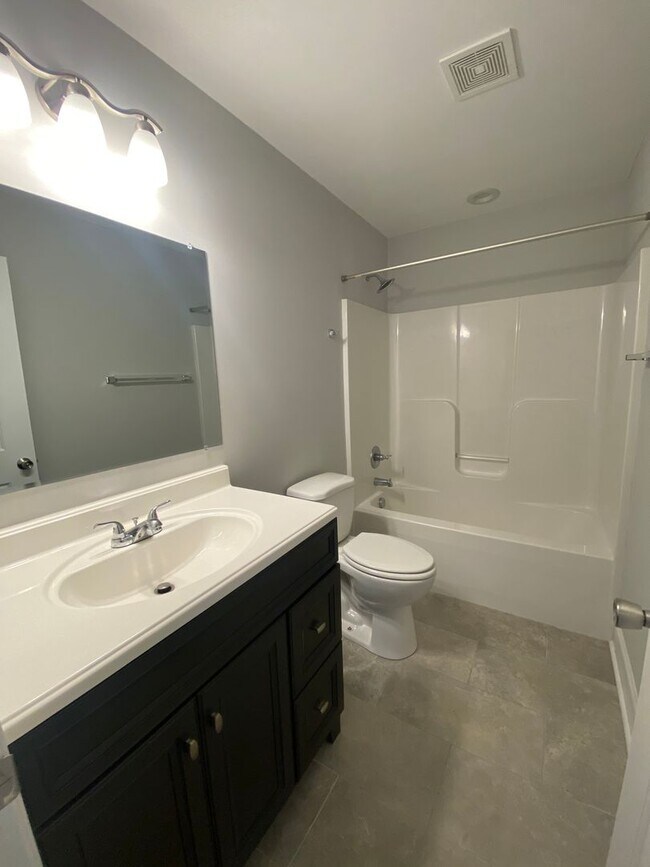 Building Photo - 4 BR, 2 BA, 2 Car Garage | Close to Chattanooga, Volkswagen, FedEx, & Amazon