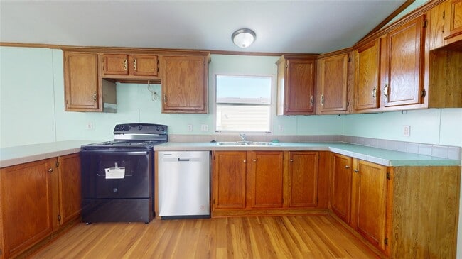 Building Photo - 435 16th St