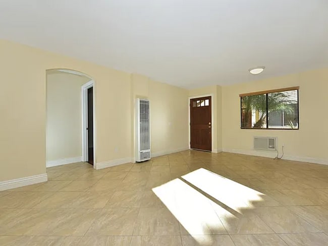 Building Photo - 10178 Camino Ruiz