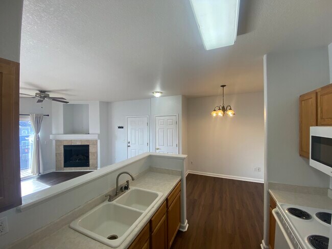 Building Photo - 4451 S Ammons St