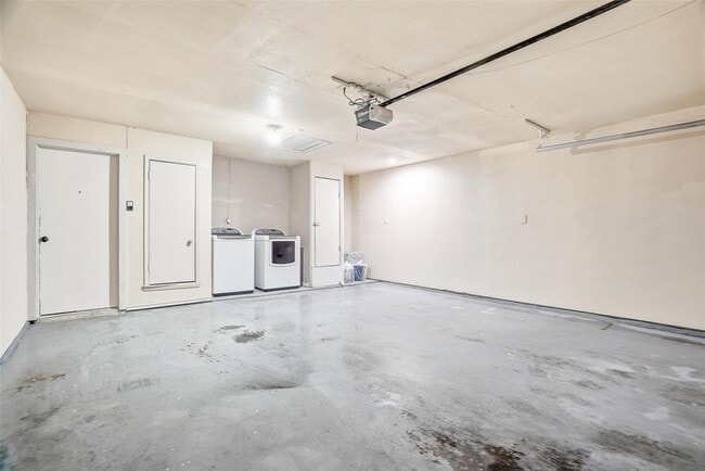 Building Photo - 416 Colonial Pl