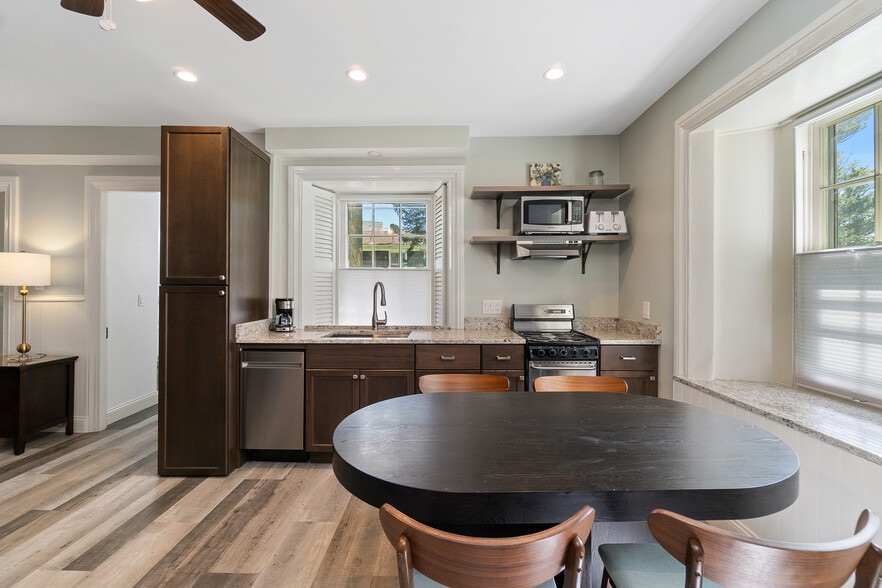 Kitchen - 77 Coggeshall Ave