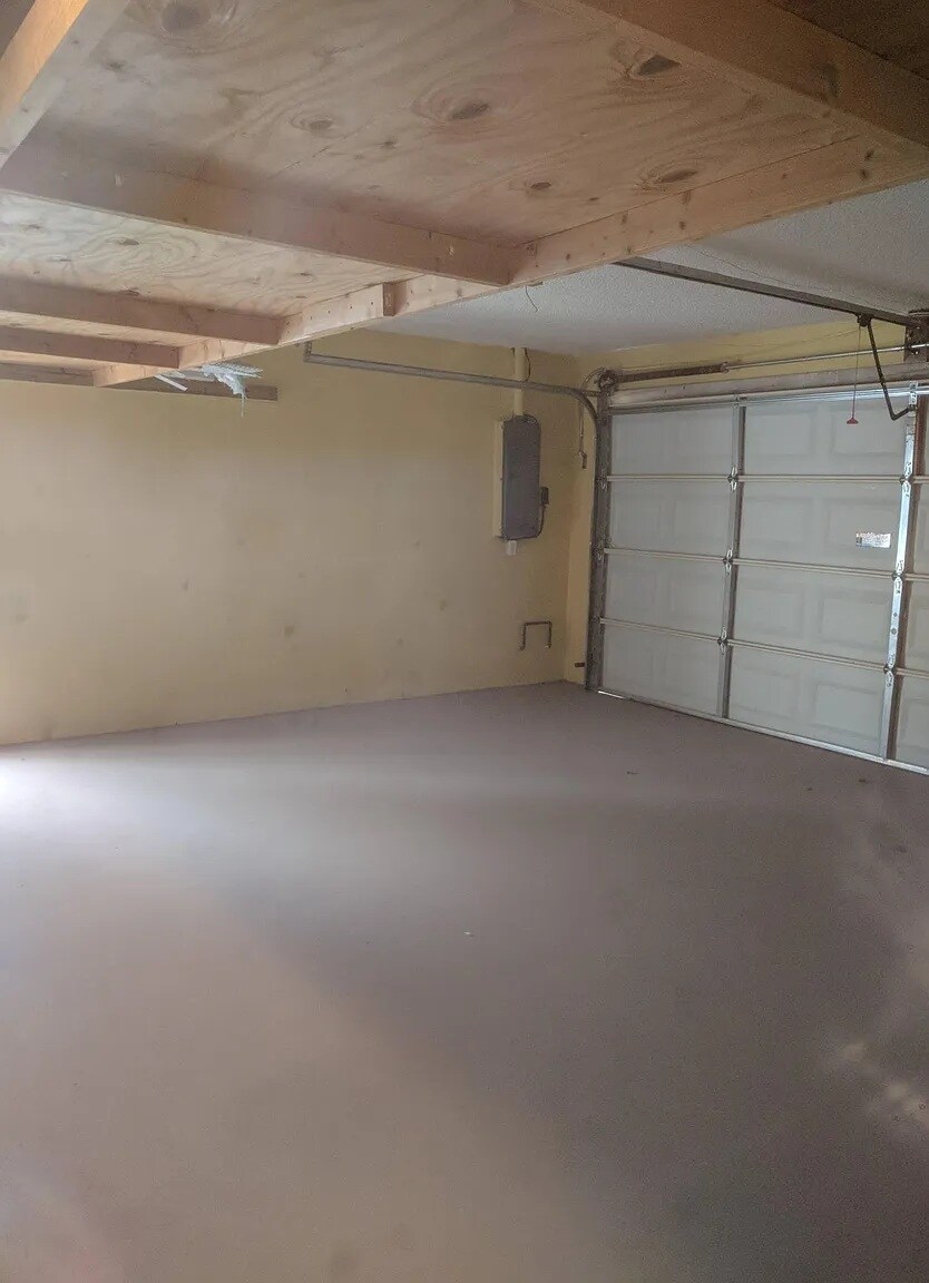 Building Photo - 12343 102nd St