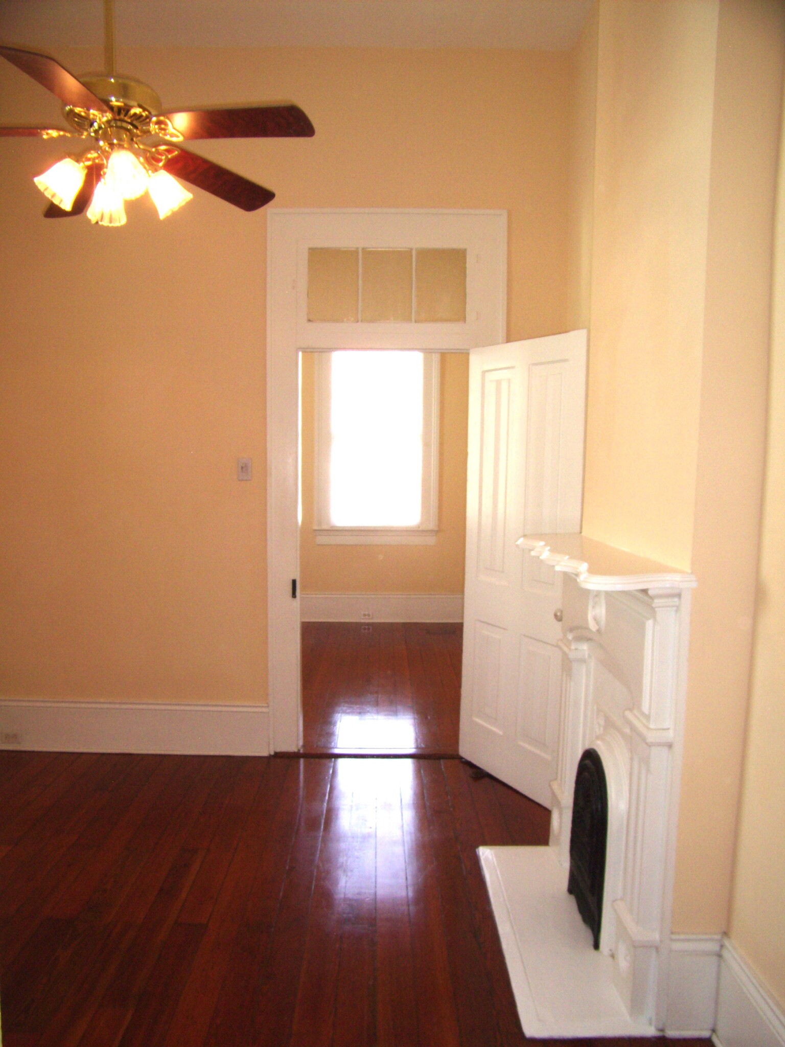 Building Photo - 447 Elmira Ave