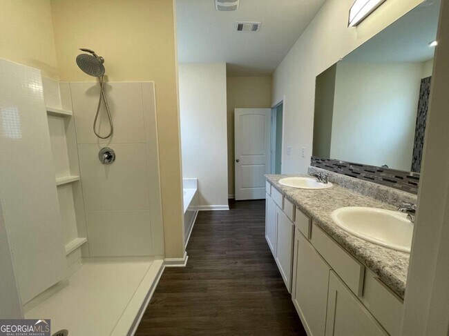 Building Photo - 78 Rapps Ave